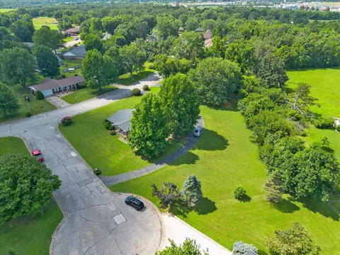 View/Area - 1635 Oak Dr, Aurora, MO 65605 photo 4 of 4