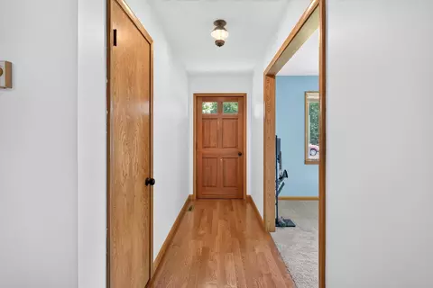 Entry Way - 1635 Oak Dr, Aurora, MO 65605 photo 1 of 2