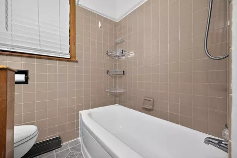 Bath - 1428 S Marlan Ave, Springfield, MO 65804 photo 5 of 5