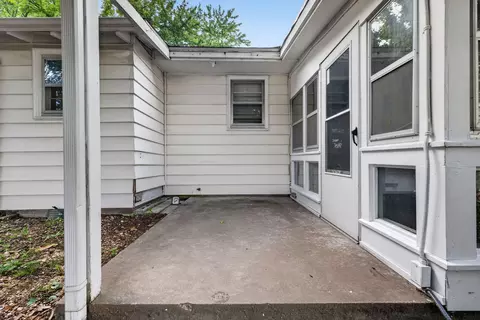 Exterior - 1428 S Marlan Ave, Springfield, MO 65804 photo 6 of 12