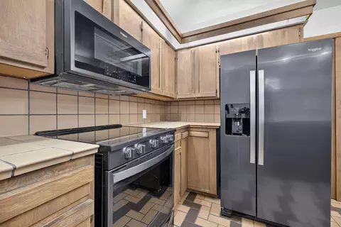 Kitchen - 1428 S Marlan Ave, Springfield, MO 65804 photo 2 of 4