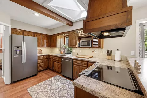 Kitchen - 17 Hillside Dr, Nixa, MO 65714 photo 3 of 4