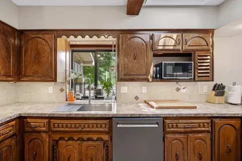 Kitchen - 17 Hillside Dr, Nixa, MO 65714 photo 2 of 4