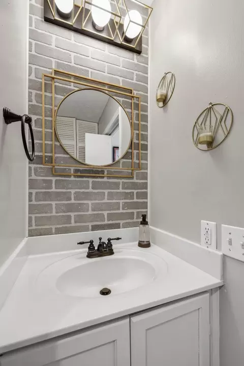 Bath - 17 Hillside Dr, Nixa, MO 65714 photo 1 of 7
