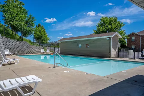 Exterior - 2906 Vinyards Pkwy #3, Branson, MO 65616 photo 1 of 9