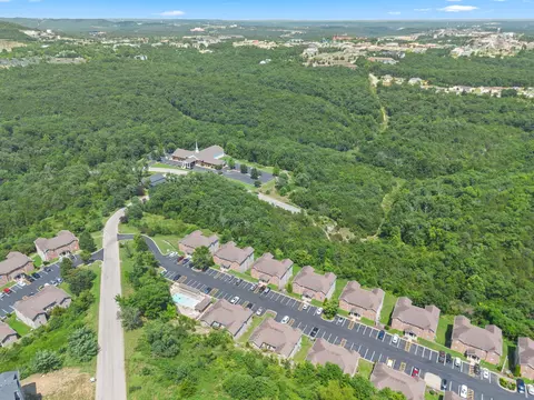 View/Area - 2906 Vinyards Pkwy #3, Branson, MO 65616 photo 6 of 7