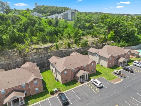 View/Area - 2906 Vinyards Pkwy #3, Branson, MO 65616 photo 2 of 7