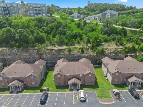 View/Area - 2906 Vinyards Pkwy #3, Branson, MO 65616 photo 3 of 7