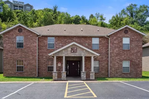 Exterior - 2906 Vinyards Pkwy #3, Branson, MO 65616 photo 3 of 9