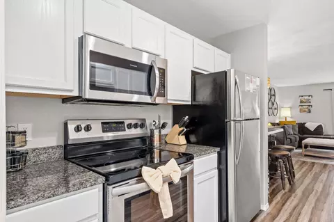 Kitchen - 2906 Vinyards Pkwy #3, Branson, MO 65616 photo 3 of 5