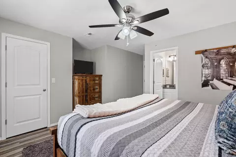 Bedroom - 2906 Vinyards Pkwy #3, Branson, MO 65616 photo 2 of 5