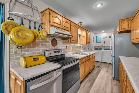 Kitchen - 17883 County Road 522, Gainesville, MO 65655 photo 2 of 5