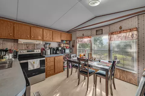Kitchen - 17883 County Road 522, Gainesville, MO 65655 photo 4 of 5