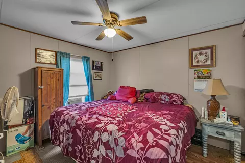 Bedroom - 17883 County Road 522, Gainesville, MO 65655 photo 7 of 7