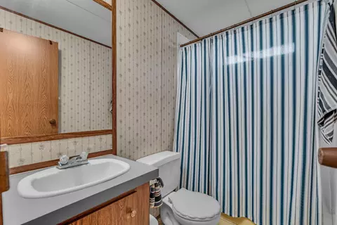 Bath - 17883 County Road 522, Gainesville, MO 65655 photo 4 of 4