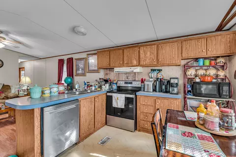 Kitchen - 17883 County Road 522, Gainesville, MO 65655 photo 5 of 5