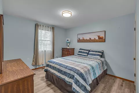 Bedroom - 17883 County Road 522, Gainesville, MO 65655 photo 3 of 7