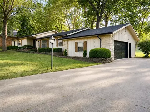 Exterior - 8310 Interlochen Dr, Nixa, MO 65714 photo 3 of 5