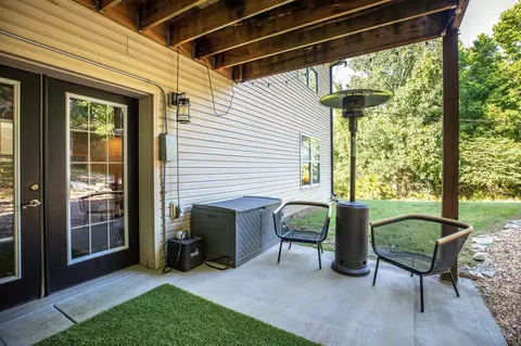 Exterior - 569 Jasmine Dr, Branson, MO 65616 photo 4 of 6