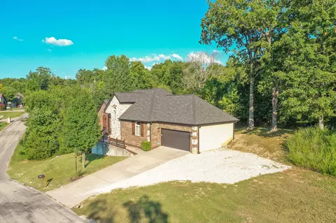 Exterior - 569 Jasmine Dr, Branson, MO 65616 photo 5 of 6