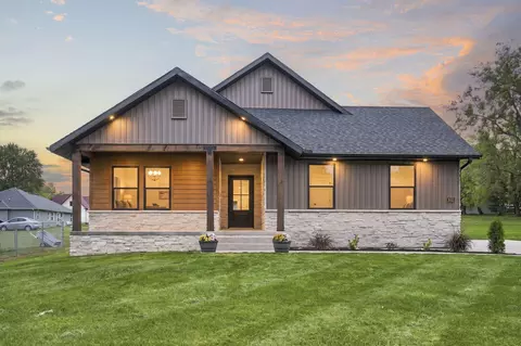 302 W Linn St, Marionville, MO 65705
