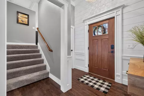 Entry Way - 102 E Ironwood Dr, Republic, MO 65738 photo 2 of 3
