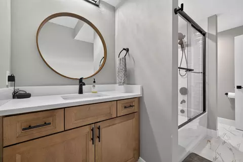 Bath - 102 E Ironwood Dr, Republic, MO 65738 photo 9 of 9