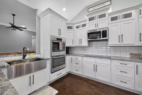 Kitchen - 102 E Ironwood Dr, Republic, MO 65738 photo 3 of 11