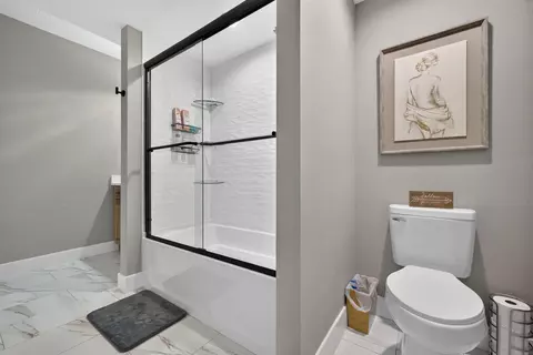 Bath - 102 E Ironwood Dr, Republic, MO 65738 photo 8 of 9