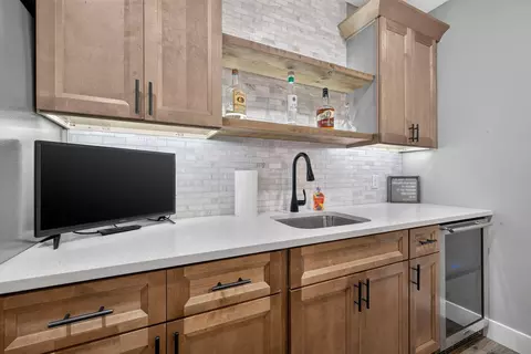 Kitchen - 102 E Ironwood Dr, Republic, MO 65738 photo 9 of 11
