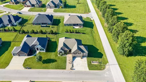 View/Area - 102 E Ironwood Dr, Republic, MO 65738 photo 2 of 4