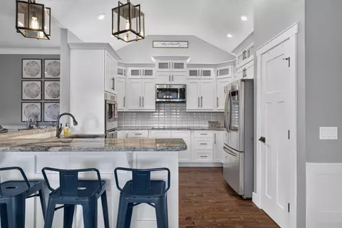 Kitchen - 102 E Ironwood Dr, Republic, MO 65738 photo 2 of 11