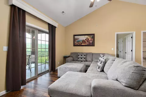 Living - 51 Eagles Ridge Ln #14, Branson, MO 65616 photo 5 of 6