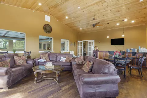 Living - 51 Eagles Ridge Ln #14, Branson, MO 65616 photo 6 of 6