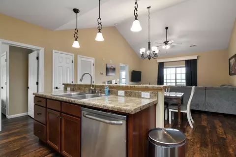 Kitchen - 51 Eagles Ridge Ln #14, Branson, MO 65616 photo 3 of 7