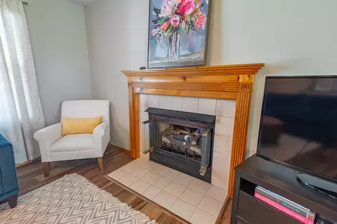 Living - 3368 W Deerfield St, Springfield, MO 65807 photo 4 of 5
