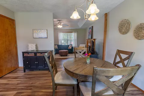 Dining - 3368 W Deerfield St, Springfield, MO 65807 photo 3 of 3