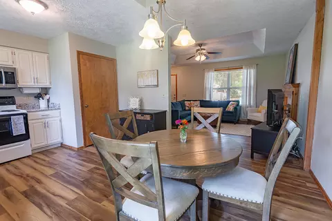 Dining - 3368 W Deerfield St, Springfield, MO 65807 photo 2 of 3