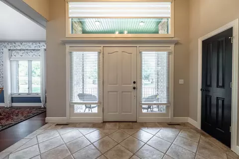 Entry Way - 803 E Carleton St, Springfield, MO 65810 photo 3 of 8