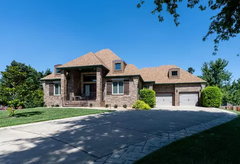 Exterior - 803 E Carleton St, Springfield, MO 65810 photo 3 of 18