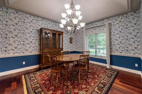 Dining - 803 E Carleton St, Springfield, MO 65810 photo 2 of 2