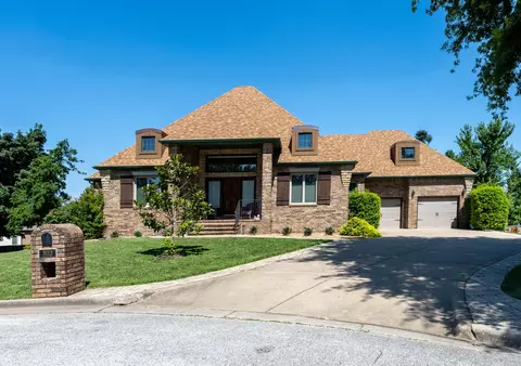 Exterior - 803 E Carleton St, Springfield, MO 65810 photo 4 of 18