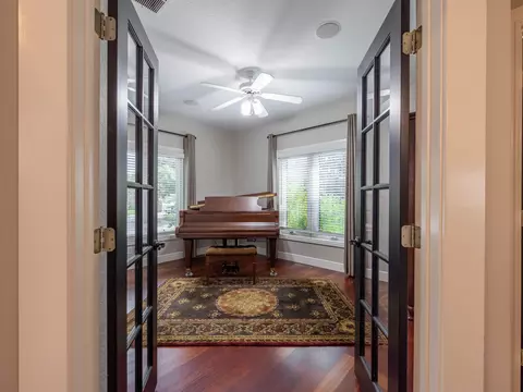 Entry Way - 803 E Carleton St, Springfield, MO 65810 photo 7 of 8