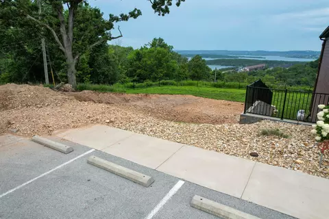 160 Chateau Ridge Trl, Branson, MO 65616 photo 3