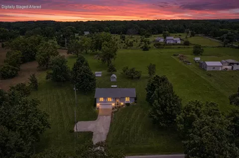 8471 E Farm Road 194, Rogersville, MO 65742