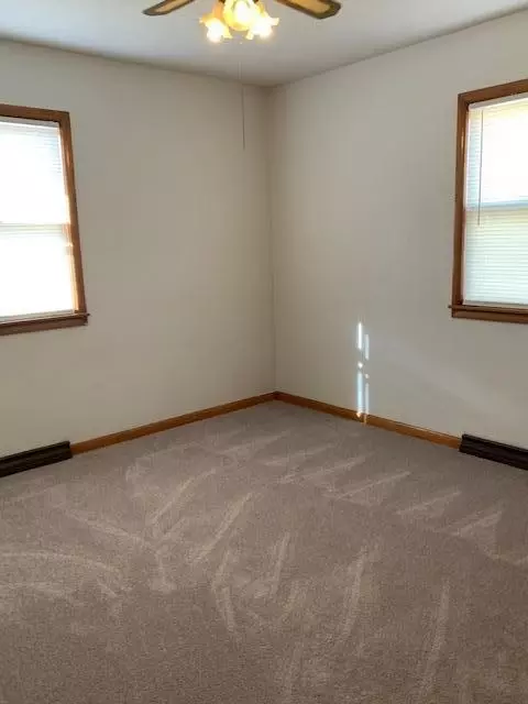 Bedroom - 104 Mitchell St, Greenfield, MO 65661 photo 2 of 3