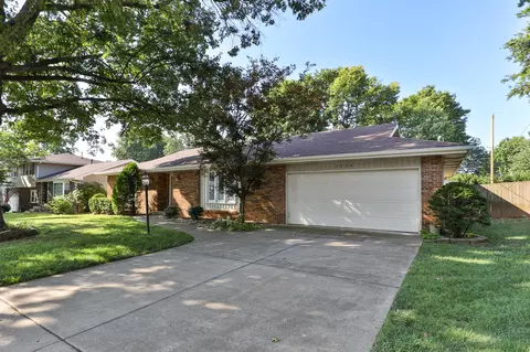 Exterior - 1536 E Hanover St, Springfield, MO 65804 photo 3 of 7