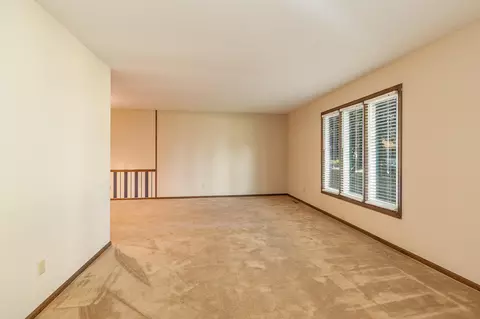 Living - 1536 E Hanover St, Springfield, MO 65804 photo 4 of 4