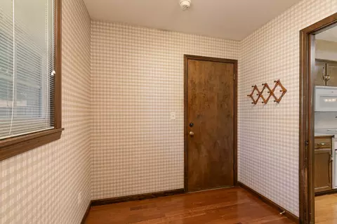 Entry Way - 1536 E Hanover St, Springfield, MO 65804 photo 3 of 4