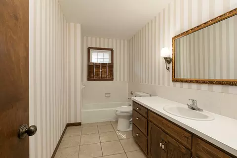 Bath - 1536 E Hanover St, Springfield, MO 65804 photo 3 of 3